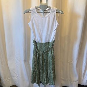 Elegant Sleeveless White and Green Midi Dress